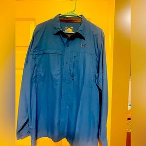 Men’s under armor, long sleeve shirt